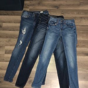 3 pair American eagle outfitters. S. Size 2. $8 for all 3.